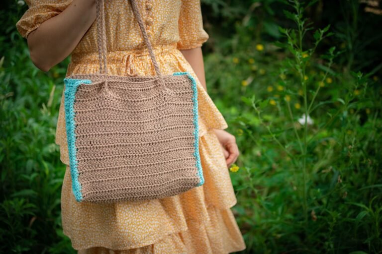 Easy Crochet Crossbody Bag Pattern (Beginner)