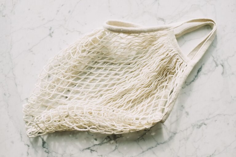 Easy Crochet Mesh Market Bag (Free Beginner Pattern)