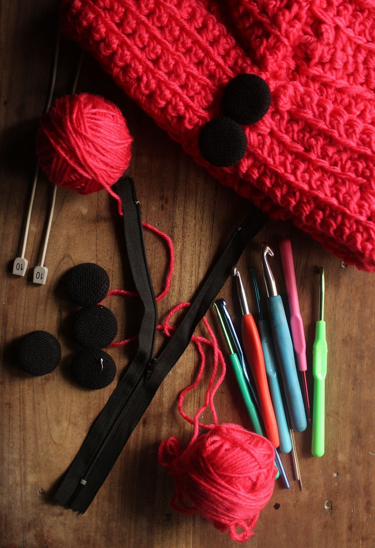 does crochet use more yarn